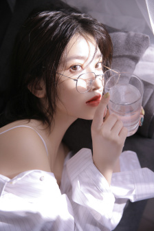 美妇厨房双飞